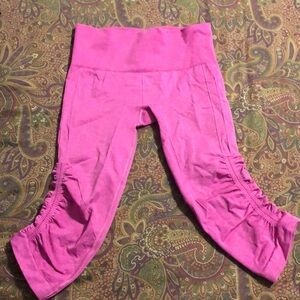 Lululemon pink crop leggings